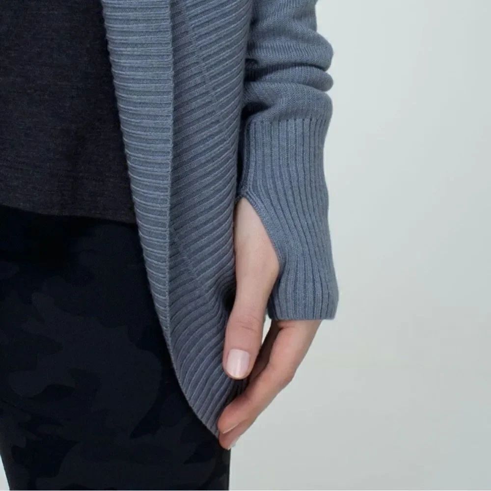 Lululemon Transformation Wrap - Picture 5 of 14